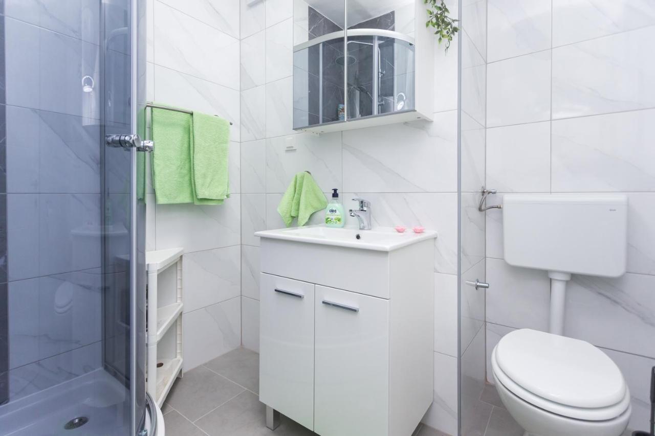 Apartman Lariva 오시예크 외부 사진